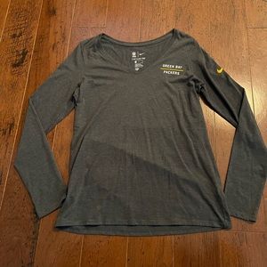 Women’s Nike Green Bay Packers V-neck Shirt